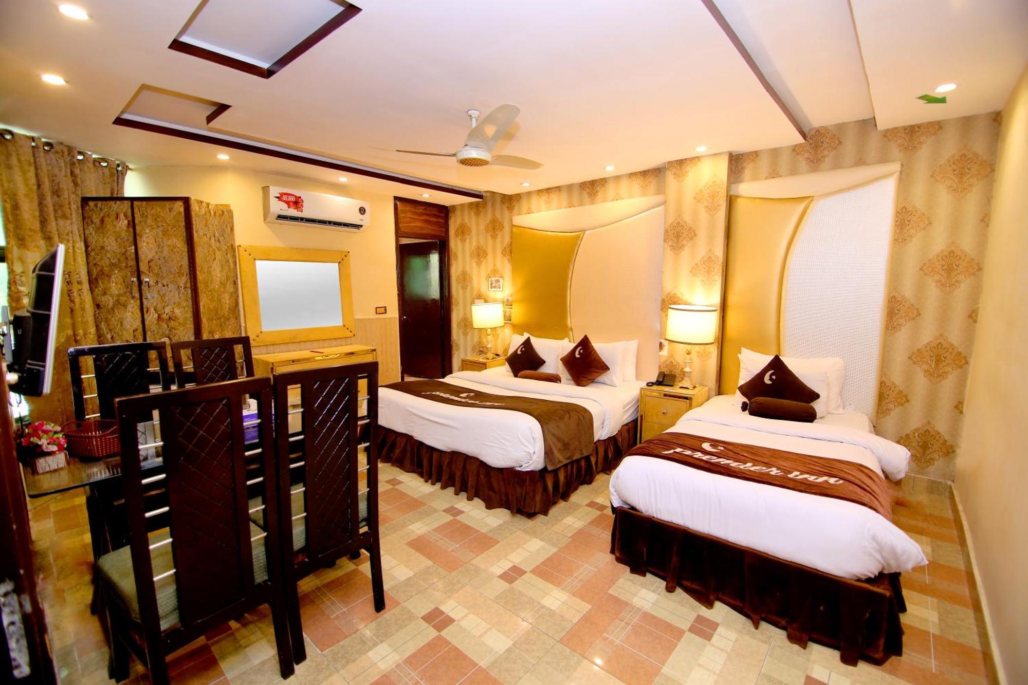 Premier Inn Gulberg Lahor Kültér fotó