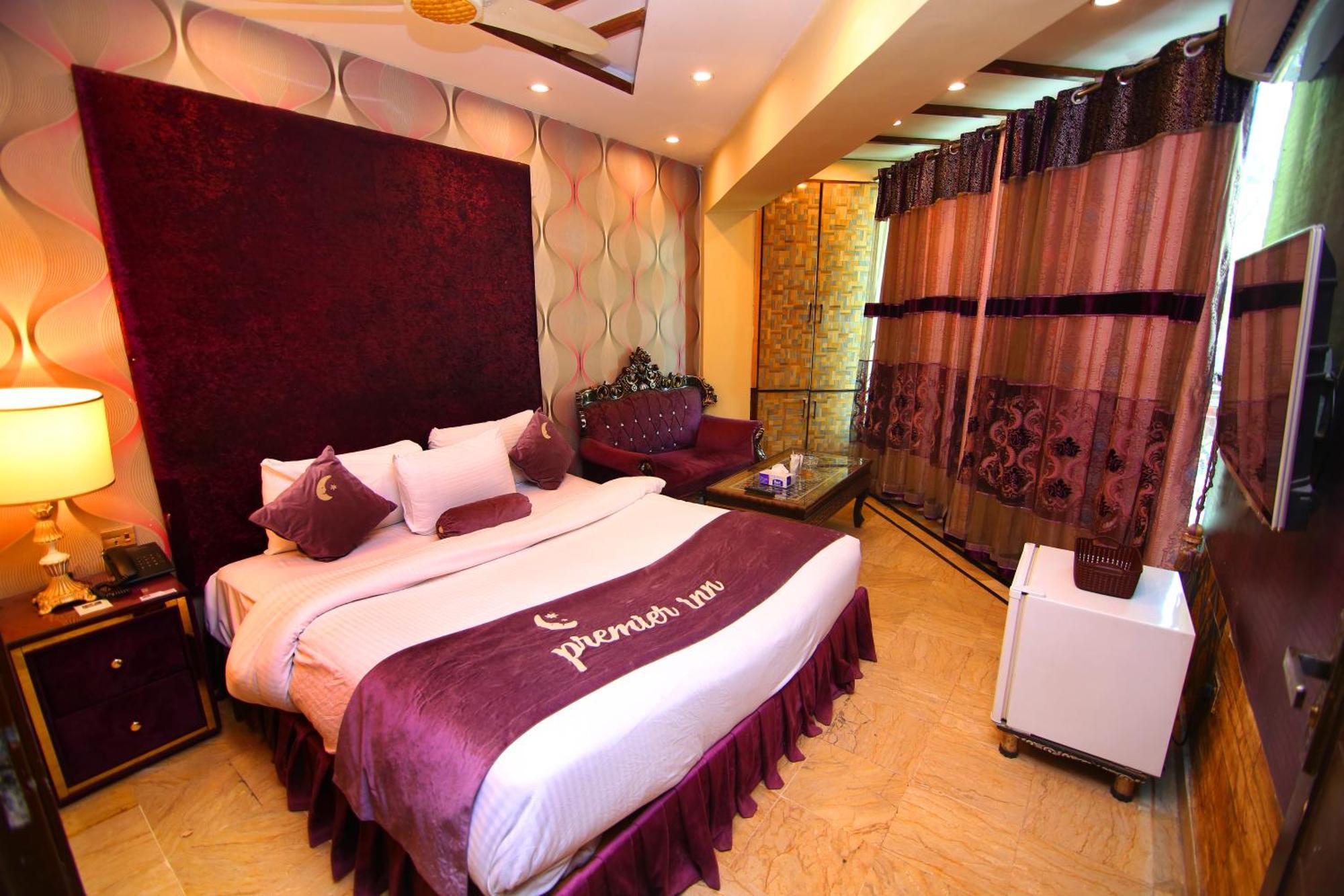 Premier Inn Gulberg Lahor Kültér fotó