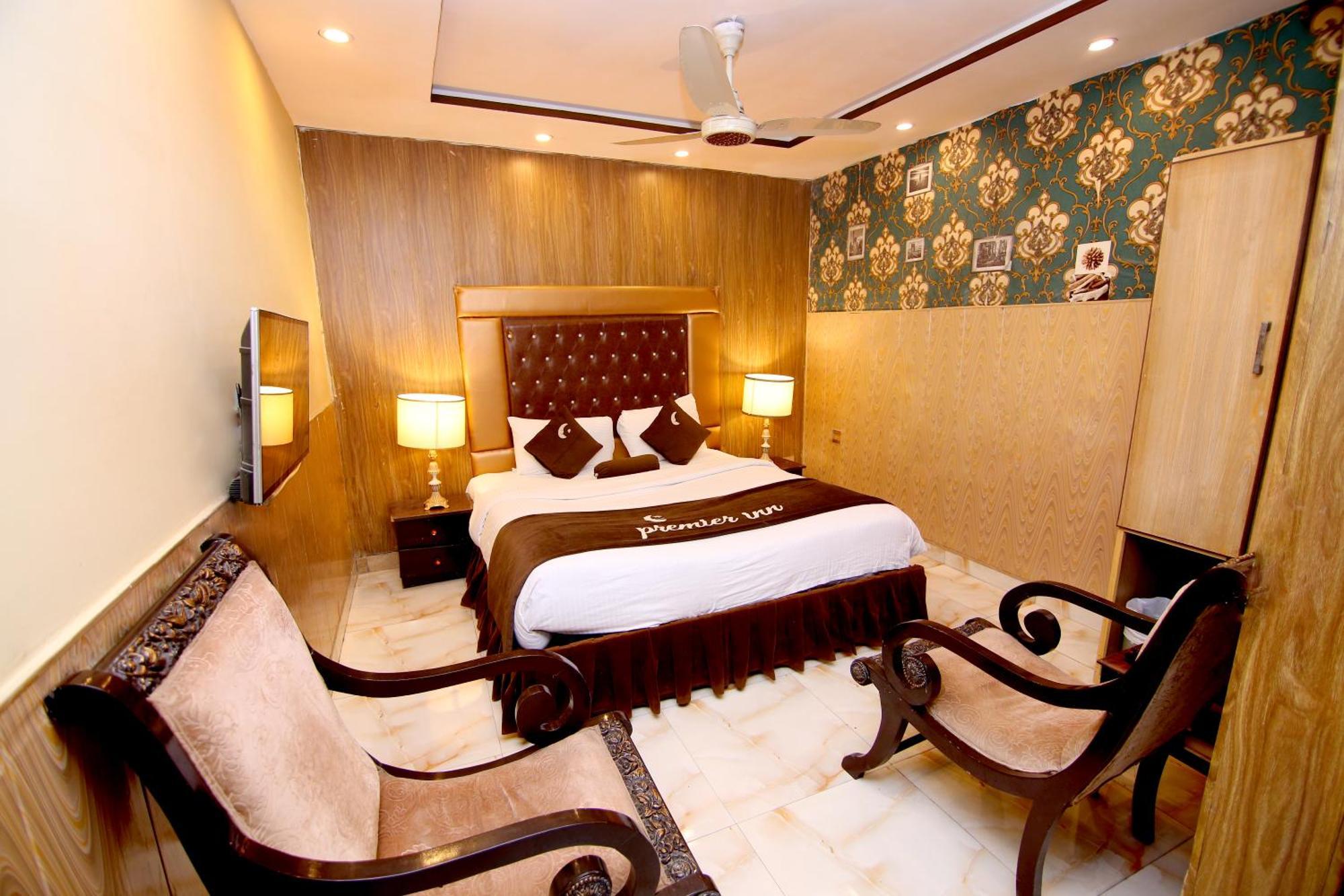 Premier Inn Gulberg Lahor Kültér fotó