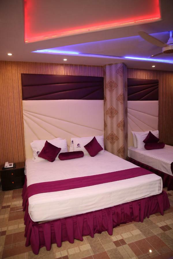 Premier Inn Gulberg Lahor Kültér fotó